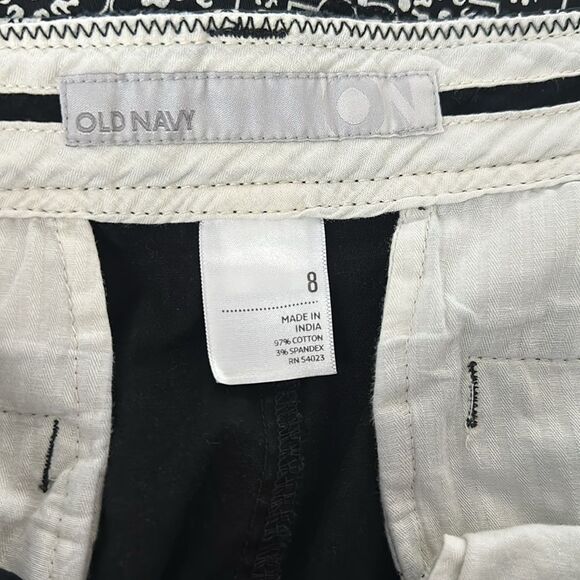 Sz 8 Old Navy black and white pattern skirt with pockets - Picture 7 of 7